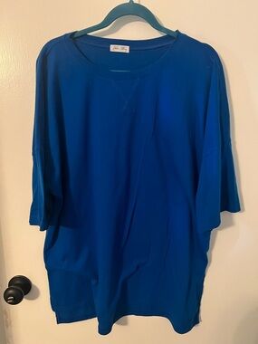 Women’s Relaxed Royal Blue Short Sleeve Top, Size XL, great condition